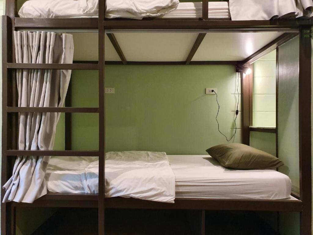 Rabbitat Hostel Bangkok Kültér fotó