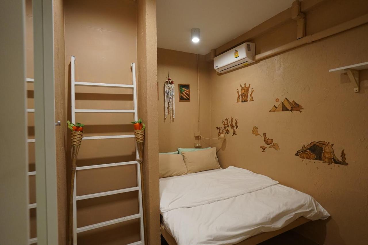 Rabbitat Hostel Bangkok Kültér fotó